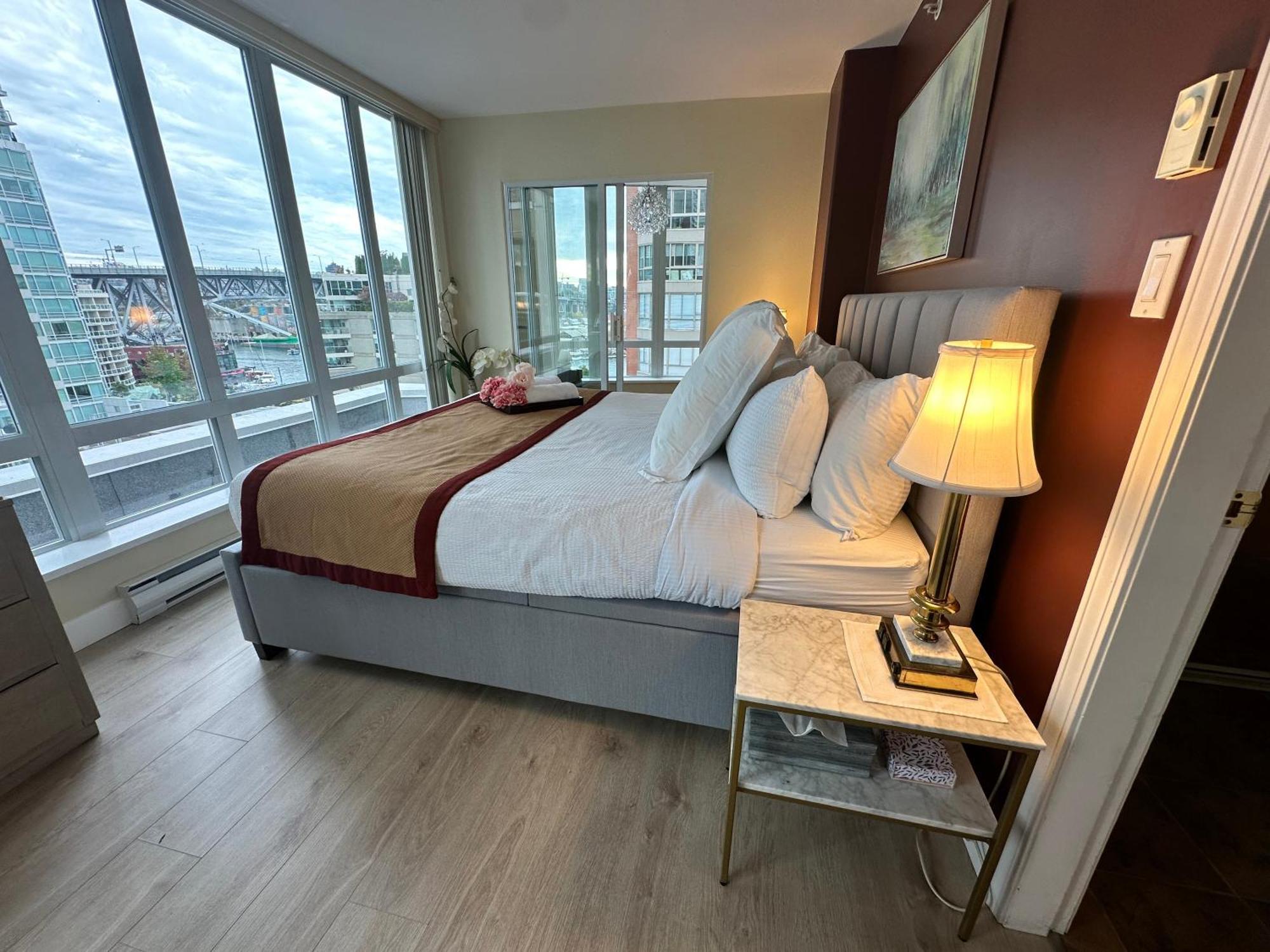Penthouses Of Beach Ave Vancouver Exterior foto