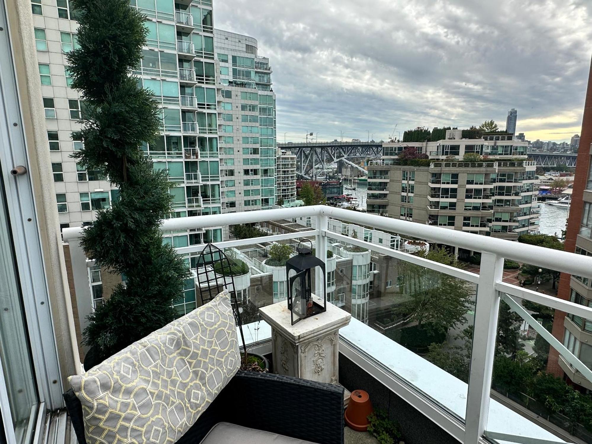 Penthouses Of Beach Ave Vancouver Exterior foto
